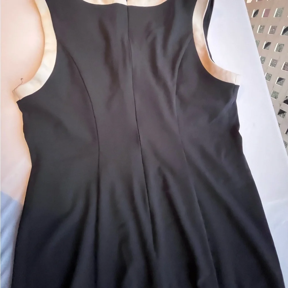 Elegant navy and White Sleeveless Midi Dress
